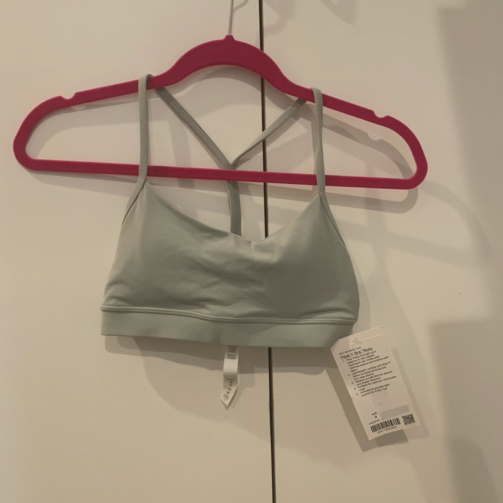 BRAND NEW LULULEMON  SPORTS BRA